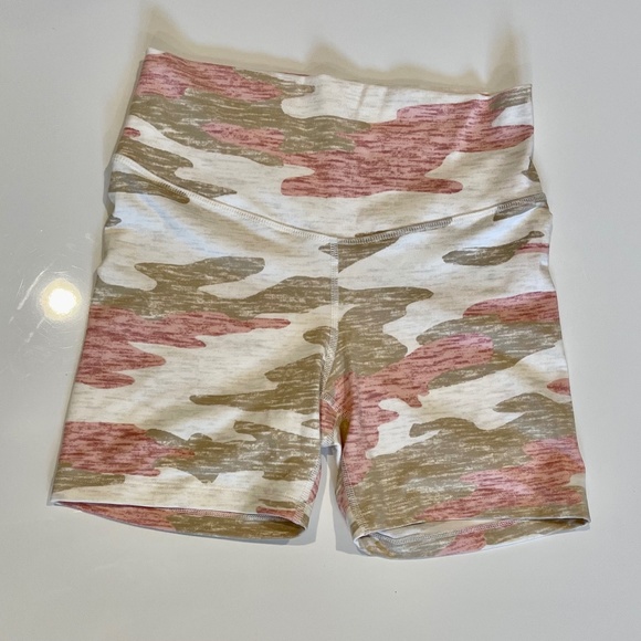 Old Navy Active Powerchill Extra High-Rise Bike Short - Pink Camo SP - Picture 1 of 3